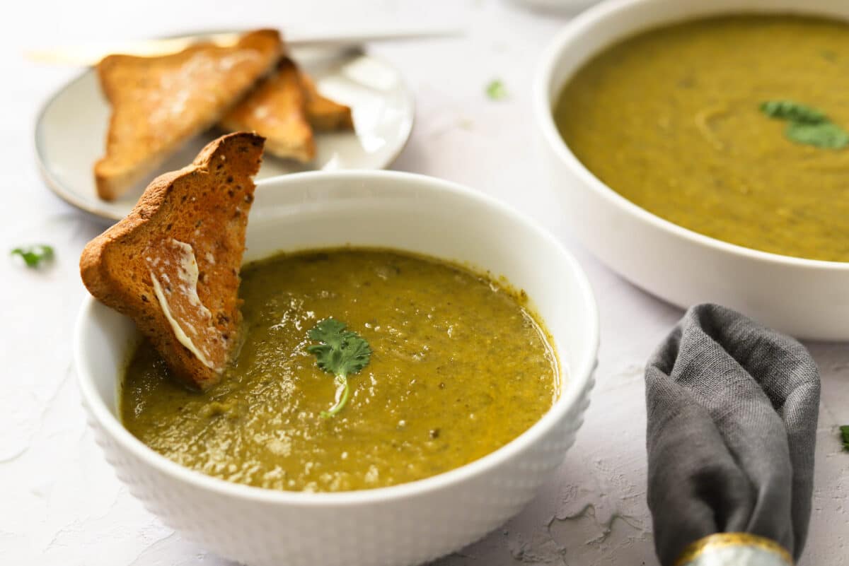 This instant pot green detox soup will fill your belly and wamr your soul!